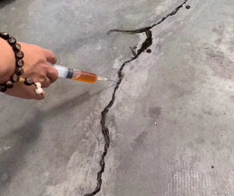 南岗混凝土裂缝修补技术详解​